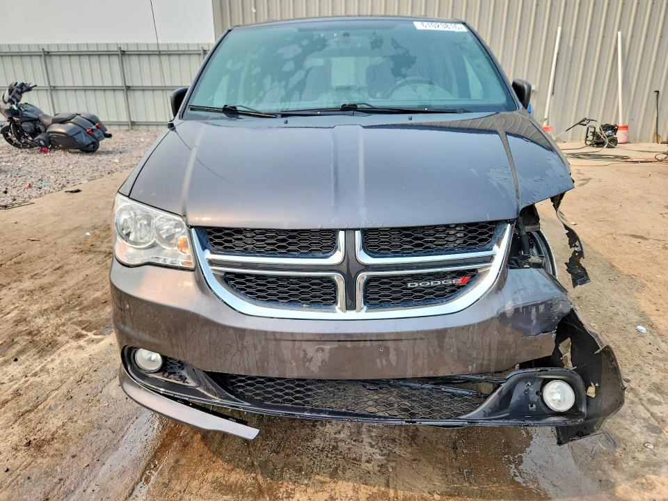 61023816 :رقم المزاد ، 2C4RDGCG8HR745724 vin ، 2017 Dodge Grand Caravan مزاد بيع