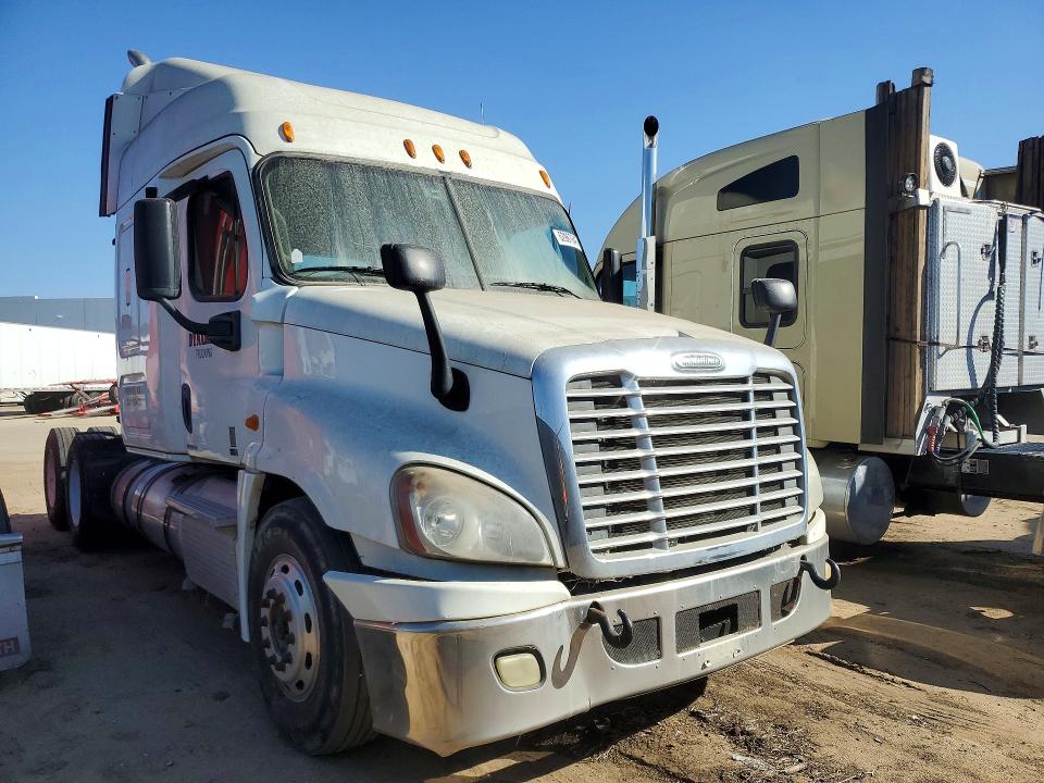Продажа на аукционе авто 2011 Freightliner Cascadia, vin: 1FUJGLDR3BSBD7281, номер лота: 62967646