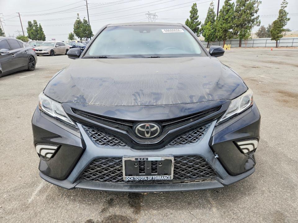 59600656 :رقم المزاد ، 4T1G11AK9LU955373 vin ، 2020 Toyota Camry مزاد بيع