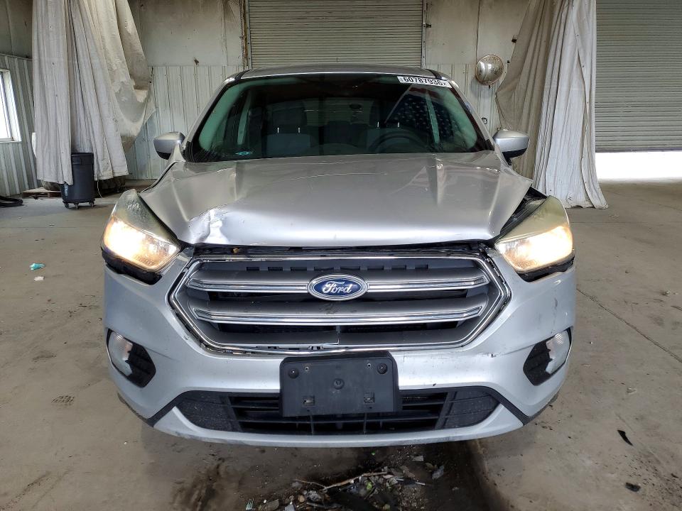 60787936 :رقم المزاد ، 1FMCU9GD6HUA84940 vin ، 2017 Ford Escape مزاد بيع