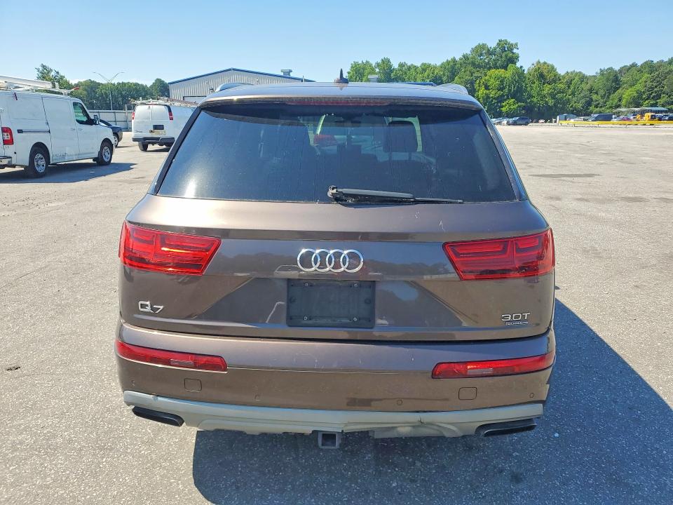 61138726 :رقم المزاد ، WA1VABF78HD011118 vin ، 2017 Audi Q7 مزاد بيع