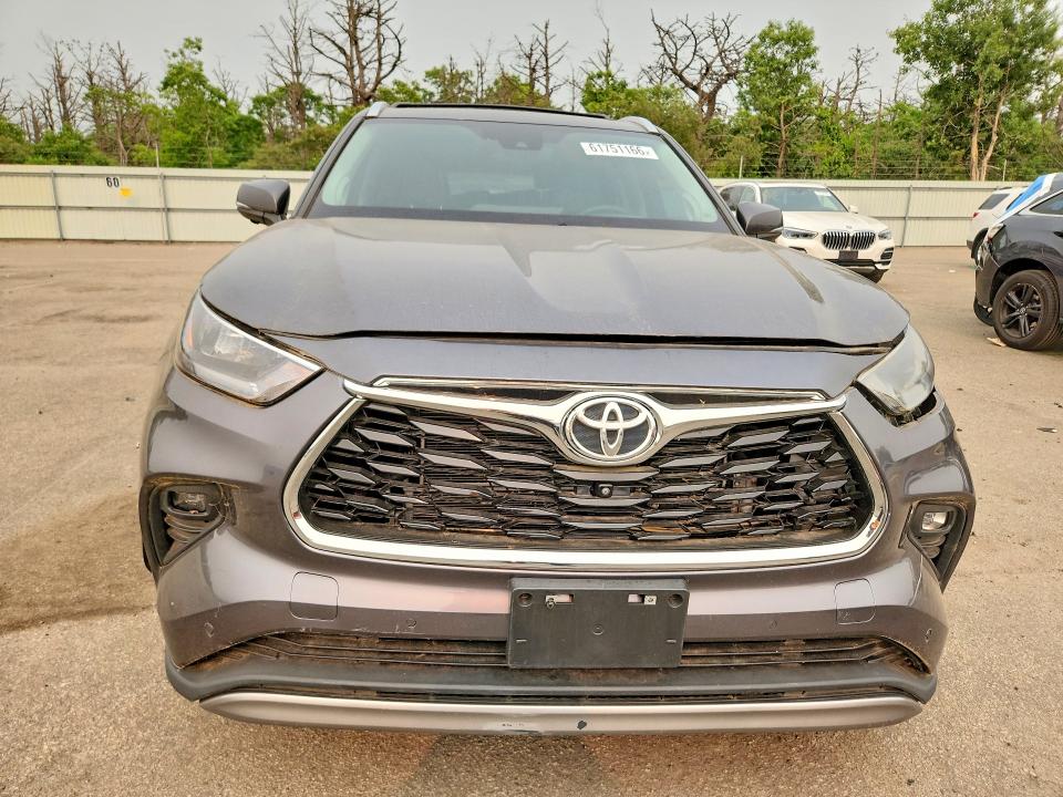 2023 Toyota Highlander Hybrid მანქანა იყიდება აუქციონზე, vin: 5TDEBRCH8PS114471, აუქციონის ნომერი: 61751166