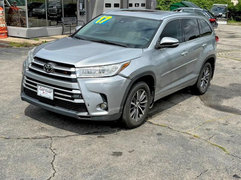 Auction sale of the 2017 Toyota Highlander, vin: 5TDJZRFHXHS398290, lot number: 63544986