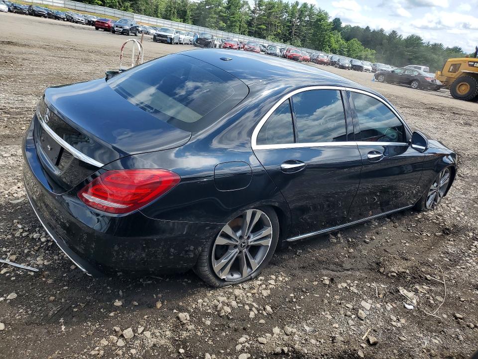 59791826 :رقم المزاد ، 55SWF4JB4HU216588 vin ، 2017 Mercedes-benz C مزاد بيع