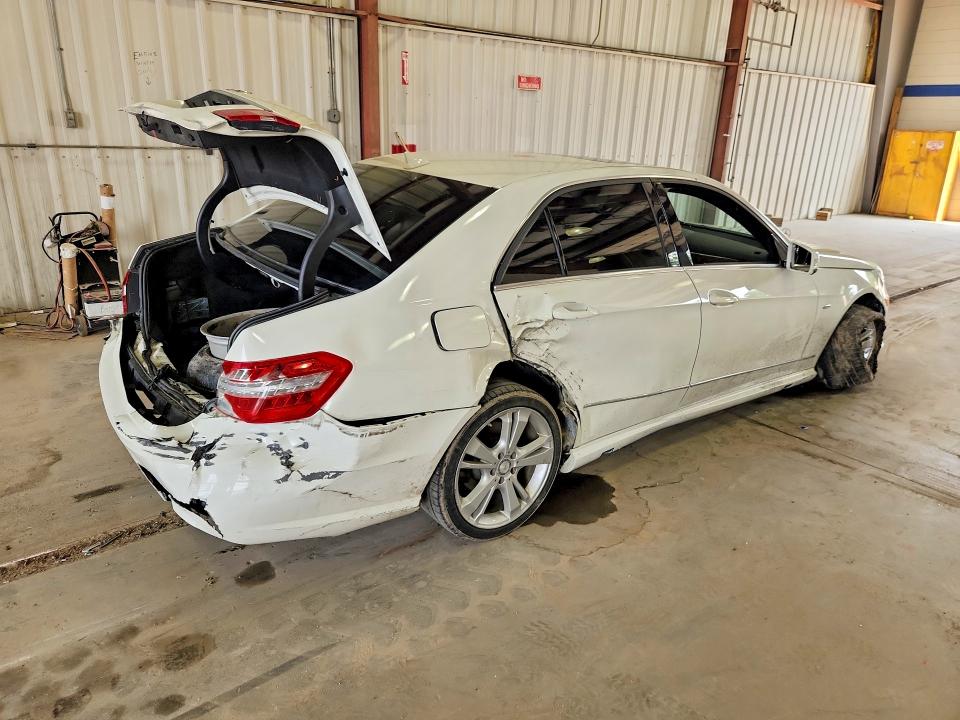 61202006 :رقم المزاد ، WDDHF5KB8CA627224 vin ، 2012 Mercedes-benz E مزاد بيع