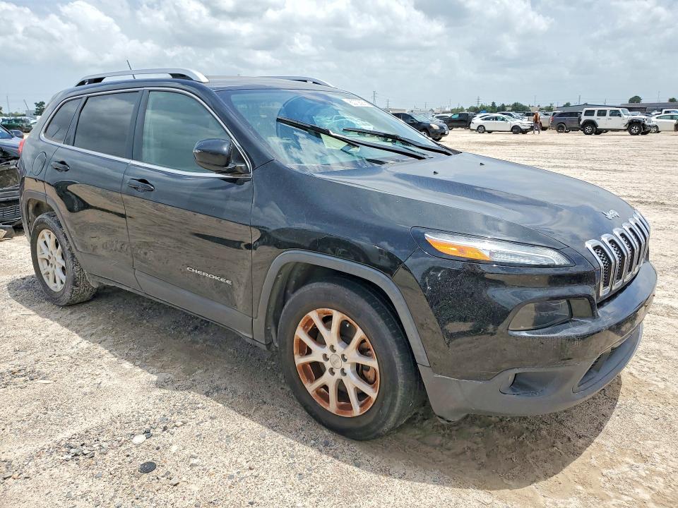 60708976 :رقم المزاد ، 1C4PJLCB5JD503723 vin ، 2018 Jeep Cherokee مزاد بيع