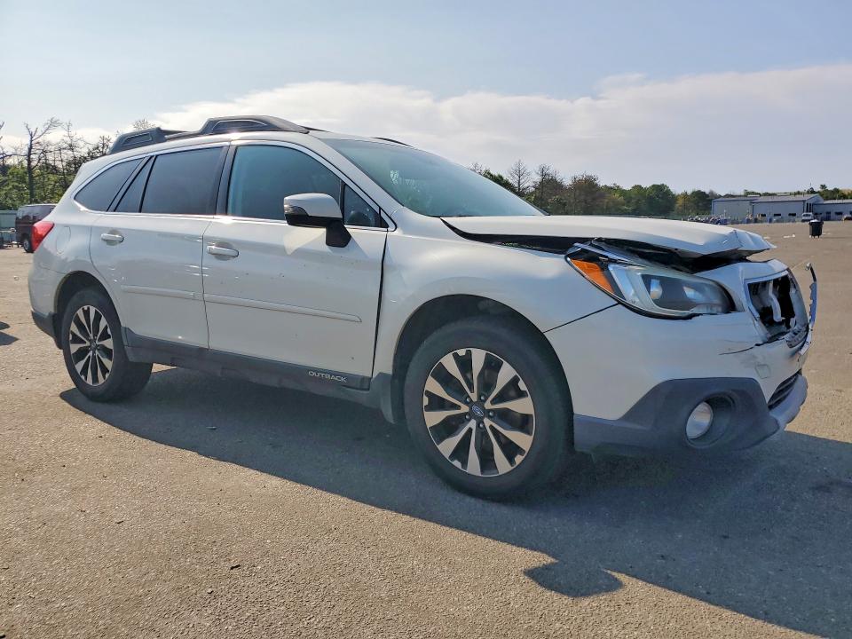 61227326 :رقم المزاد ، 4S4BSANC6F3299590 vin ، 2015 Subaru Outback مزاد بيع