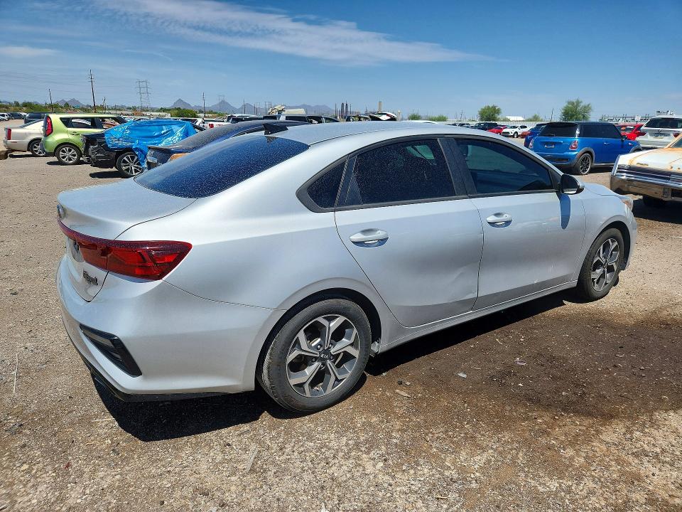 2021 Kia Forte მანქანა იყიდება აუქციონზე, vin: 3KPF24AD2ME307566, აუქციონის ნომერი: 62801916