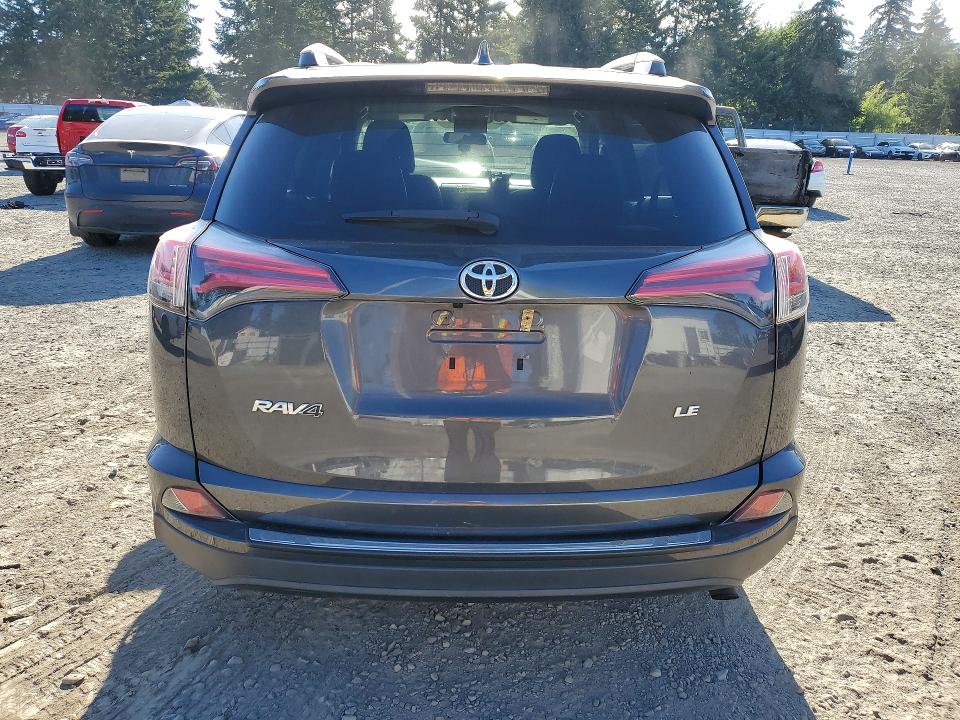 60511216 :رقم المزاد ، 2T3ZFREV0JW514782 vin ، 2018 Toyota Rav4 مزاد بيع