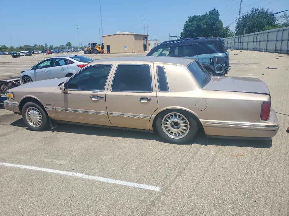 1997 Lincoln Town Car მანქანა იყიდება აუქციონზე, vin: 1LNLM82W7VY646559, აუქციონის ნომერი: 59635996