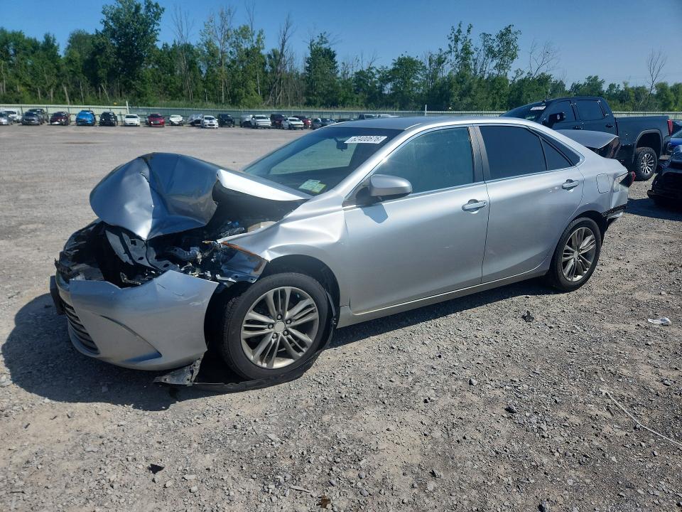 62400676 :رقم المزاد ، 4T1BF1FK4GU570880 vin ، 2016 Toyota Camry مزاد بيع