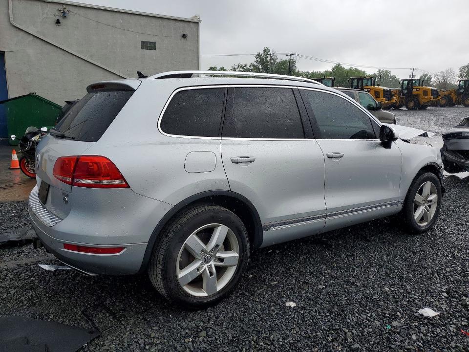 60226286 :رقم المزاد ، WVGEK9BP1CD009829 vin ، 2012 Volkswagen Touareg مزاد بيع