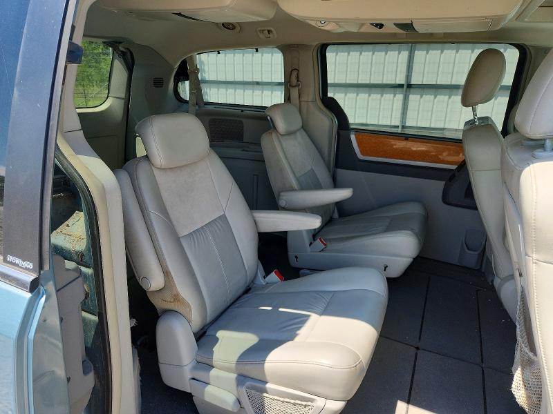 Продажа на аукционе авто 2009 Chrysler Town & Country, vin: 2A8HR64X49R590895, номер лота: 61312396