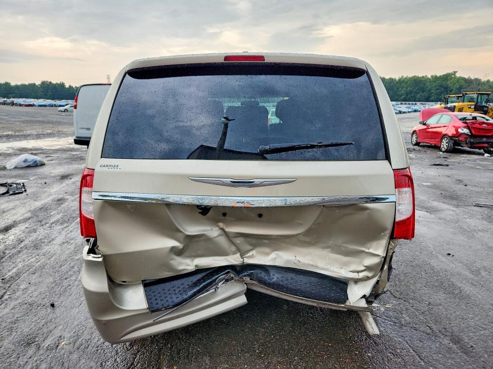 63425396 :رقم المزاد ، 2C4RC1BG8DR778153 vin ، 2013 Chrysler Town & Country مزاد بيع