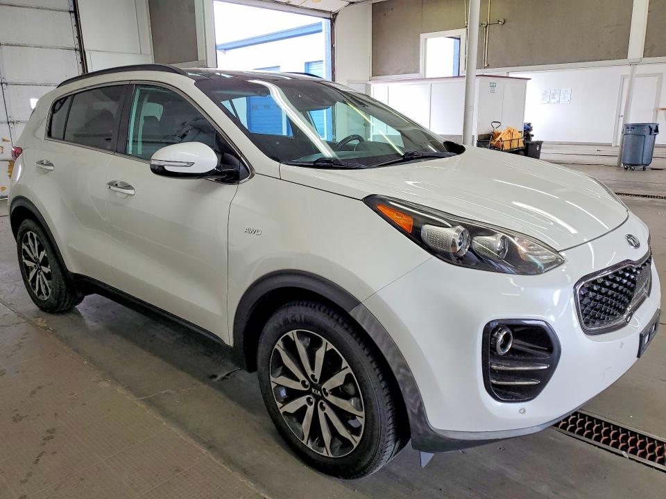 Продажа на аукционе авто 2018 Kia Sportage, vin: KNDPNCAC3J7389204, номер лота: 61043796