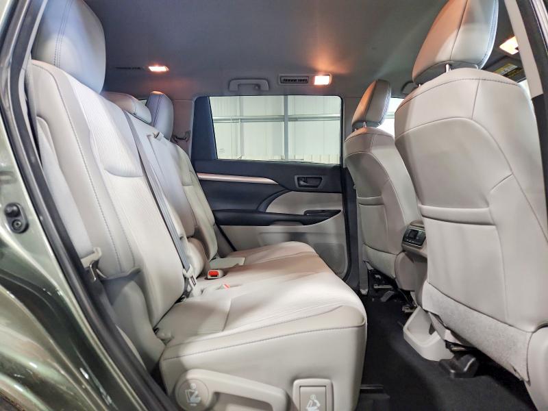 Продаж на аукціоні авто 2018 Toyota Highlander, vin: 5TDBZRFH3JS834844, номер лоту: 60195556