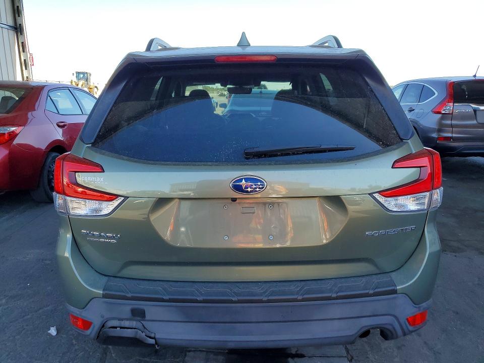 Продажа на аукционе авто 2021 Subaru Forester, vin: JF2SKAFC5MH404575, номер лота: 61549556
