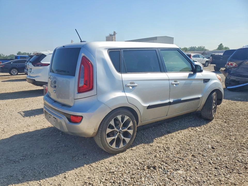 60047586 :رقم المزاد ، KNDJT2A69C7426551 vin ، 2012 Kia Soul مزاد بيع