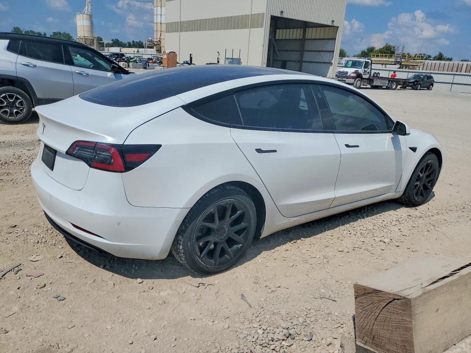 61311826 :رقم المزاد ، 5YJ3E1EA1MF084679 vin ، 2021 Tesla Model 3 مزاد بيع