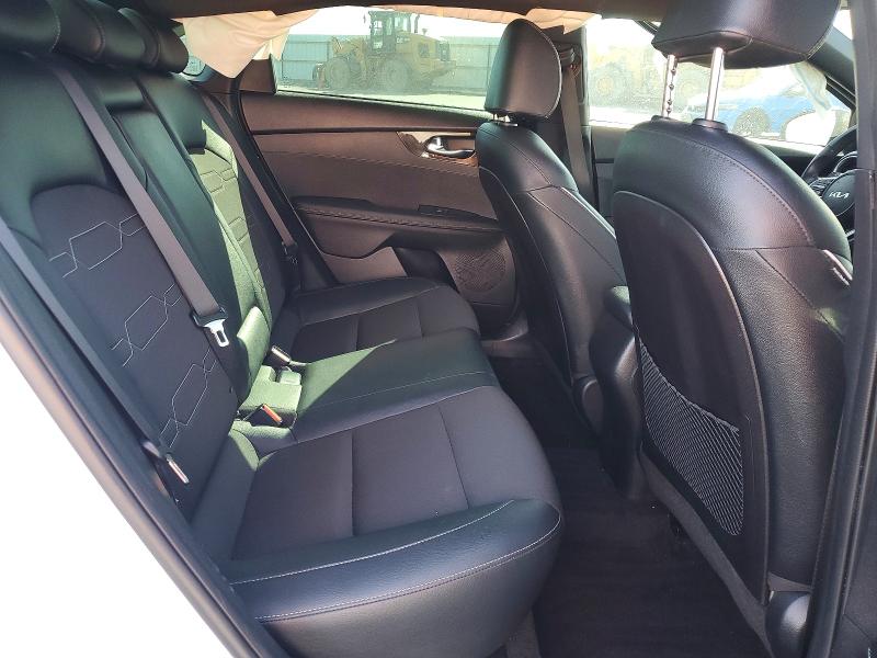 2022 Kia Forte მანქანა იყიდება აუქციონზე, vin: 3KPF54AD7NE429218, აუქციონის ნომერი: 60041776