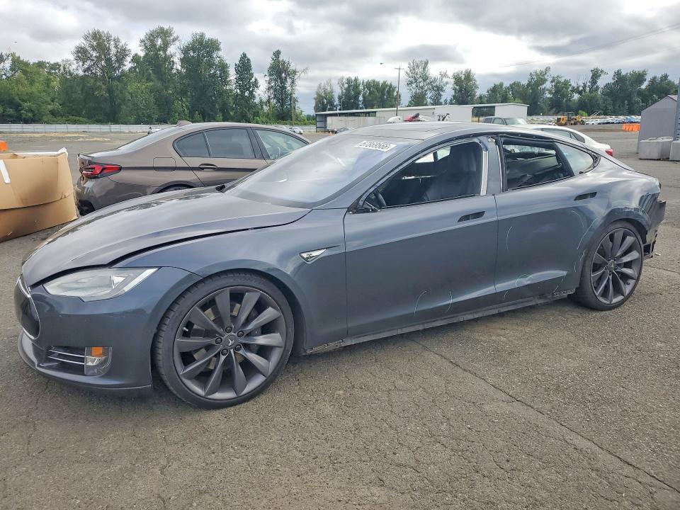 Продажа на аукционе авто 2015 Tesla Model S, vin: 5YJSA1E21FF101631, номер лота: 57869566