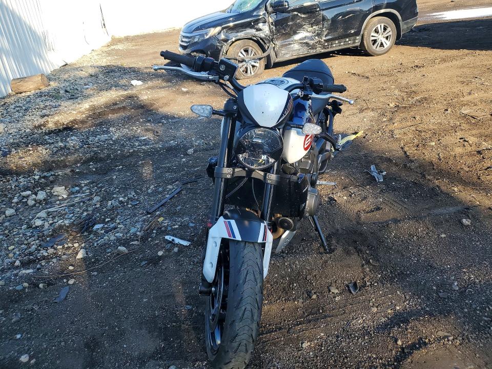 60061646 :رقم المزاد ، SMTL10UL5STBX7843 vin ، 2025 Triumph Motorcycle Trident 660 مزاد بيع