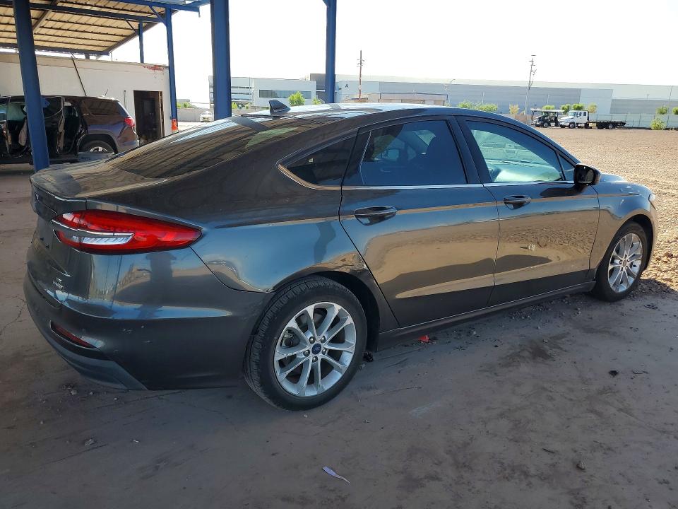 62886126 :رقم المزاد ، 3FA6P0LU0LR255469 vin ، 2020 Ford Fusion مزاد بيع