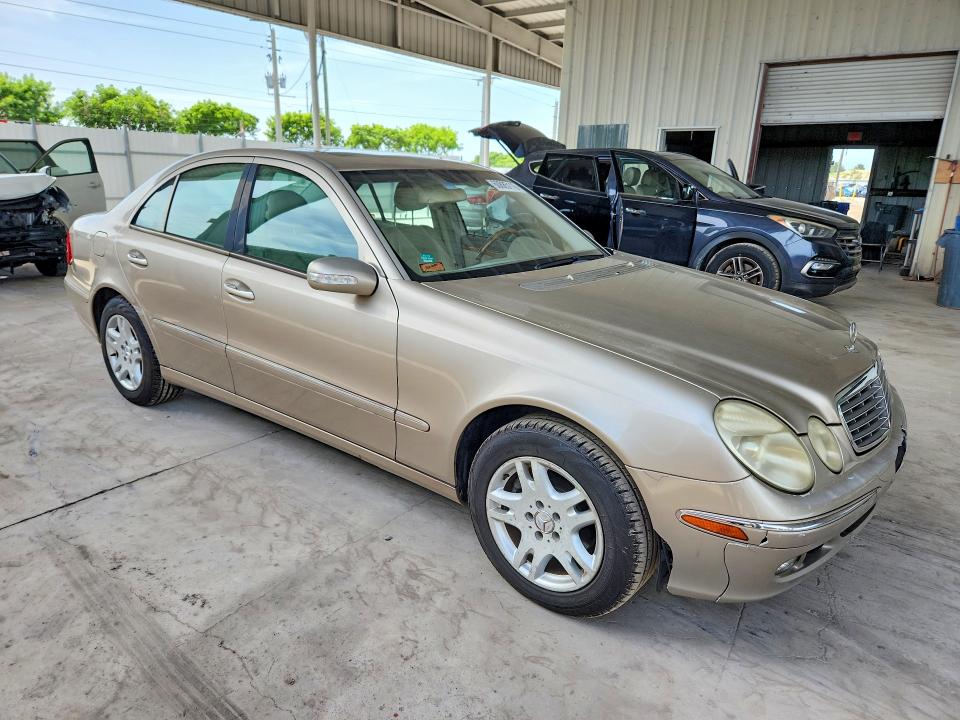 60885116 :رقم المزاد ، WDBUF65J45A626669 vin ، 2005 Mercedes-benz E مزاد بيع