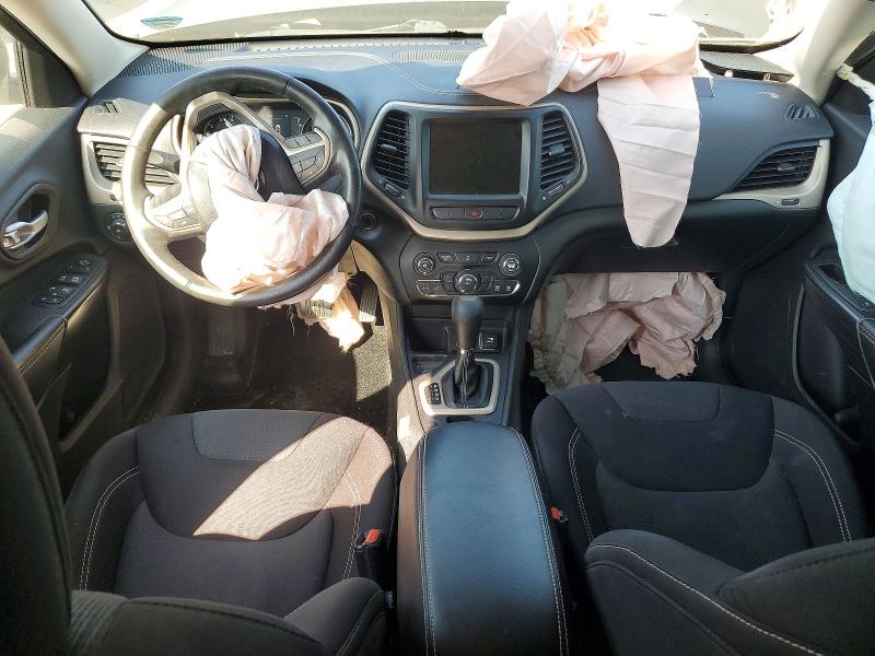 85769805 :رقم المزاد ، 1C4PJLCB8FW530698 vin ، 2015 Jeep Cherokee مزاد بيع