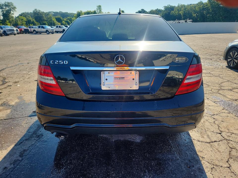 60951816 :رقم المزاد ، WDDGF4HB7EA946937 vin ، 2014 Mercedes-benz C مزاد بيع