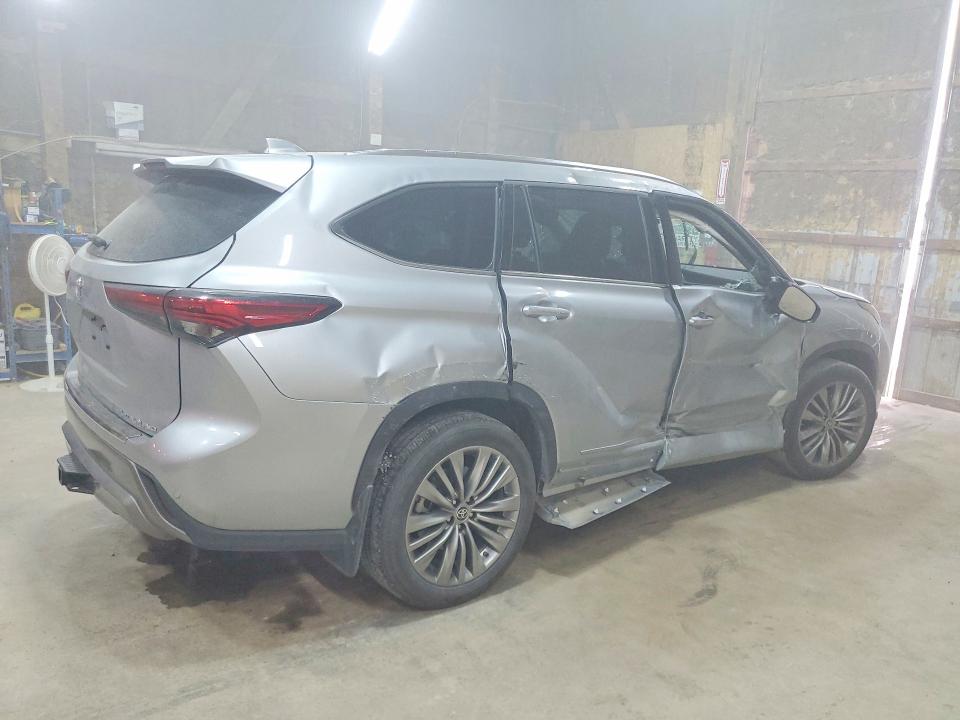 2022 Toyota Highlander მანქანა იყიდება აუქციონზე, vin: 5TDFZRBH8NS235600, აუქციონის ნომერი: 61784606