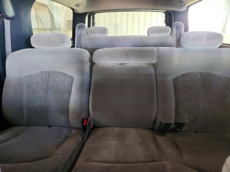 Продажа на аукционе авто 2001 Chevrolet Suburban, vin: 3GNFK16T81G196608, номер лота: 61990576