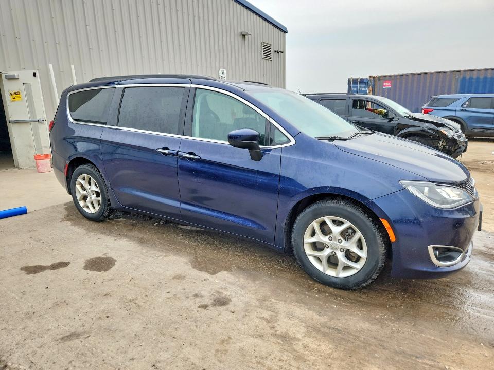 2017 Chrysler Pacifica მანქანა იყიდება აუქციონზე, vin: 2C4RC1BG8HR816955, აუქციონის ნომერი: 61414306