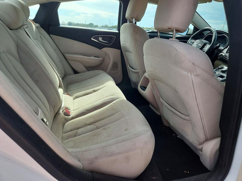 85966185 :رقم المزاد ، 1C3CCCAB1FN611371 vin ، 2015 Chrysler 200 مزاد بيع