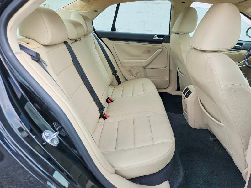 73345075 :رقم المزاد ، 3VWRZ7AJ2AM063710 vin ، 2010 Volkswagen Jetta مزاد بيع