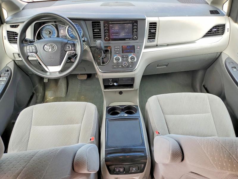 61811156 :رقم المزاد ، 5TDKZ3DC2KS983946 vin ، 2019 Toyota Sienna مزاد بيع