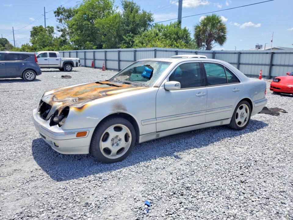 Auction sale of the 2000 Mercedes-benz E, vin: WDBJF65J4YB083793, lot number: 62301846