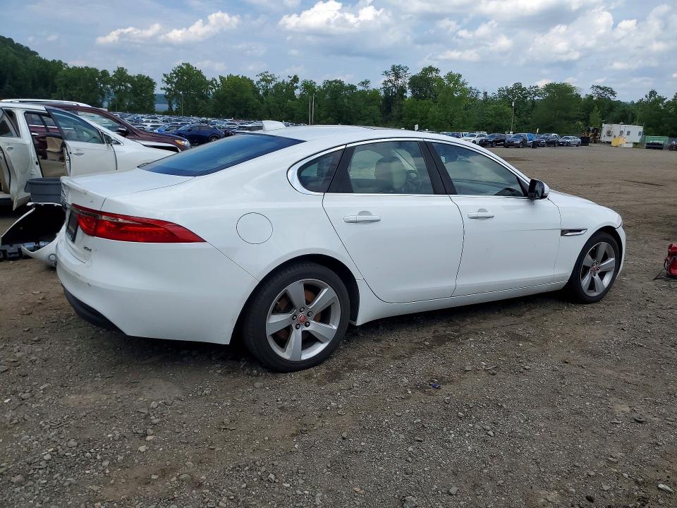Продажа на аукционе авто 2017 Jaguar Xf, vin: SAJBR4BN2HCY42624, номер лота: 60550396
