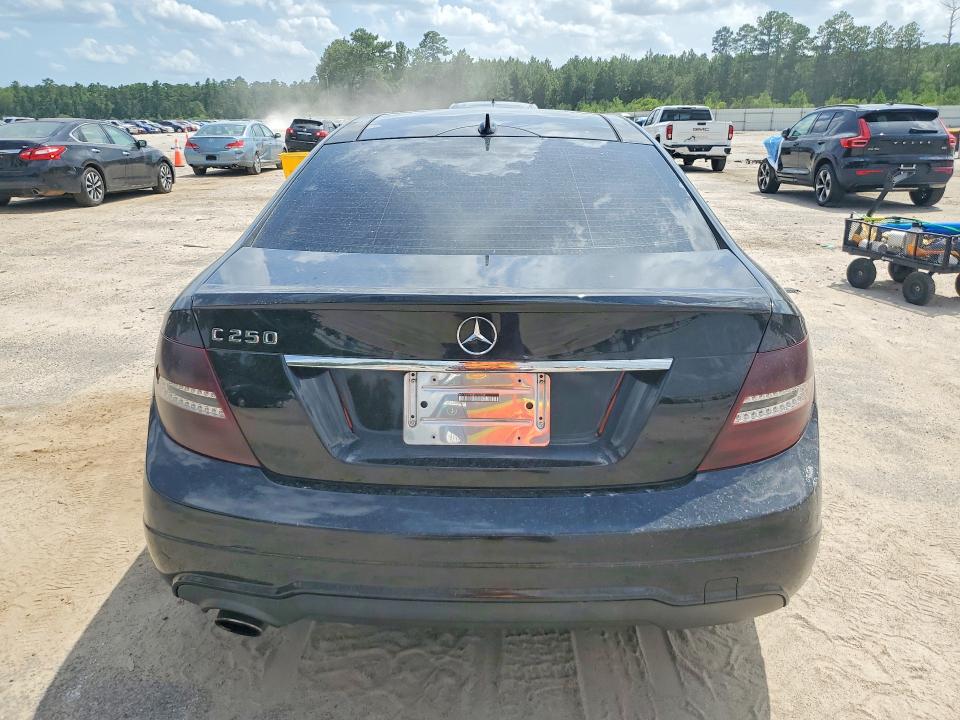 62044426 :رقم المزاد ، WDDGJ4HB5EG200708 vin ، 2014 Mercedes-benz C مزاد بيع