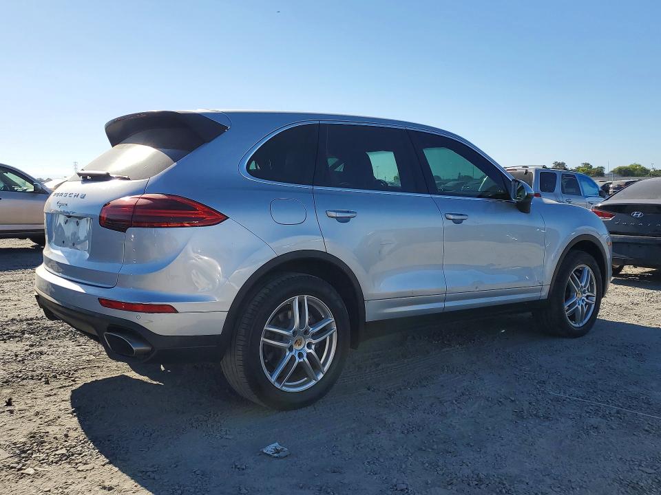 60891266 :رقم المزاد ، WP1AA2A25GLA04887 vin ، 2016 Porsche Cayenne مزاد بيع