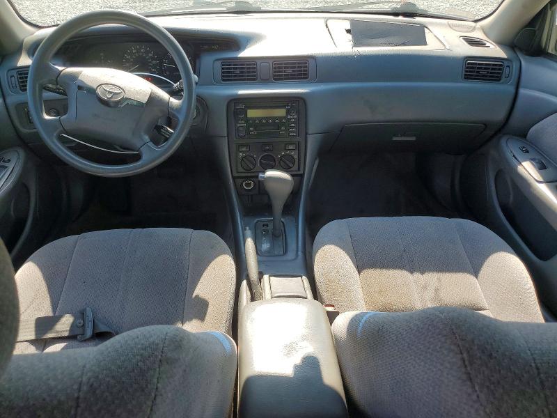 62422336 :رقم المزاد ، 4T1BF28K8YU934755 vin ، 2000 Toyota Camry مزاد بيع