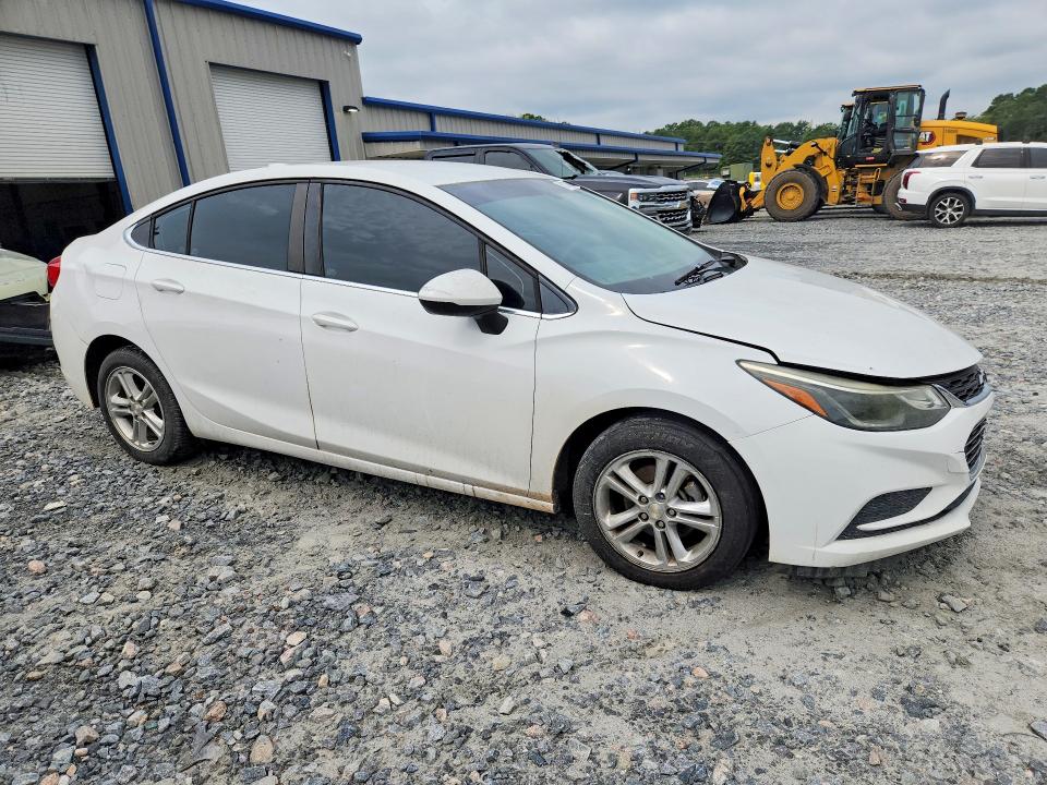 61837406 :رقم المزاد ، 1G1BE5SM6H7231228 vin ، 2017 Chevrolet Cruze مزاد بيع