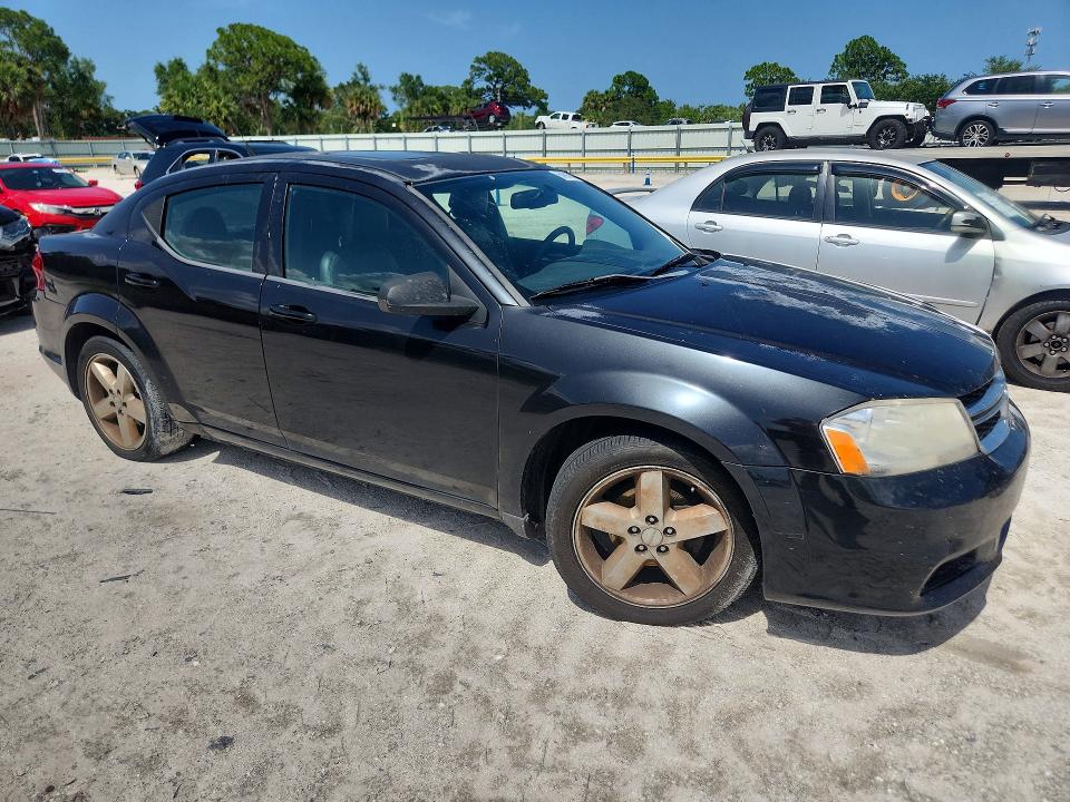 60991046 :رقم المزاد ، 1B3BD2FG1BN506280 vin ، 2011 Dodge Avenger مزاد بيع