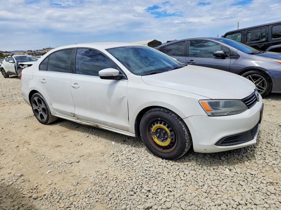 62015316 :رقم المزاد ، 3VWDP7AJ3DM406111 vin ، 2013 Volkswagen Jetta مزاد بيع