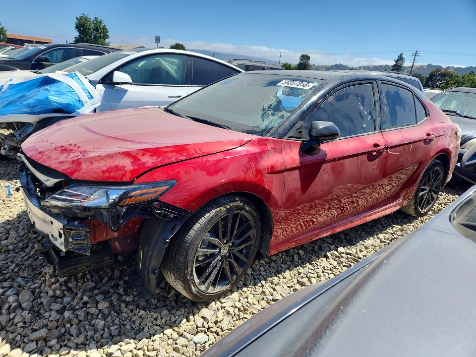 59357856 :رقم المزاد ، 4T1K31AK5MU029963 vin ، 2021 Toyota Camry مزاد بيع