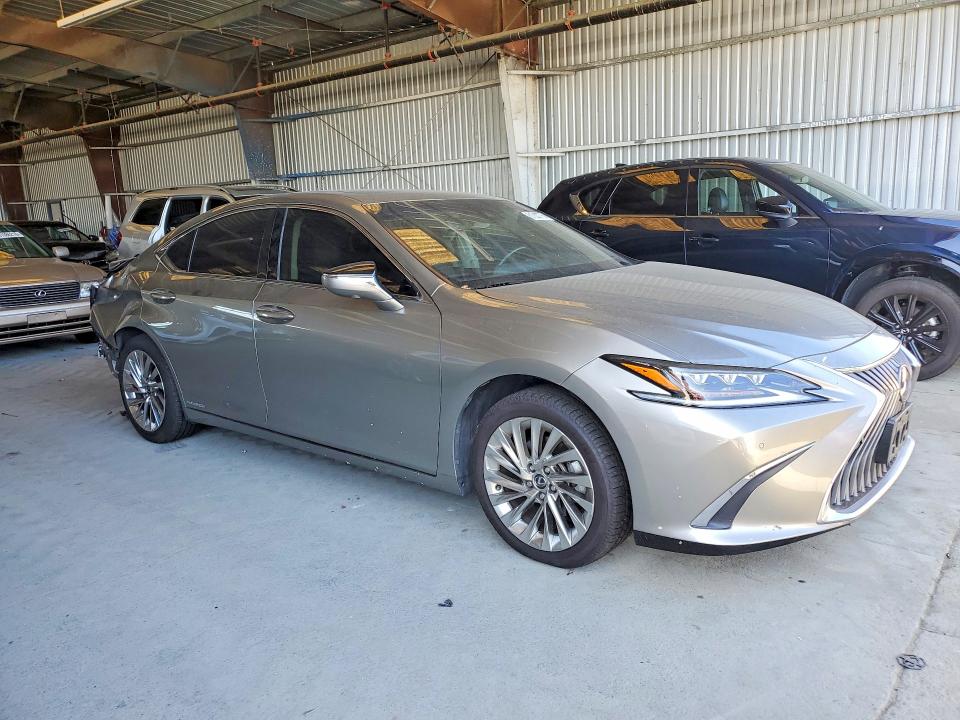 61553776 :رقم المزاد ، 58AE21B17LU012174 vin ، 2020 Lexus Es مزاد بيع