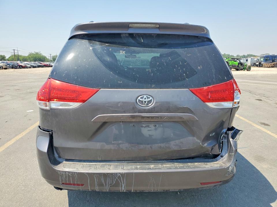 2011 Toyota Sienna მანქანა იყიდება აუქციონზე, vin: 5TDKK3DC8BS066515, აუქციონის ნომერი: 63687226