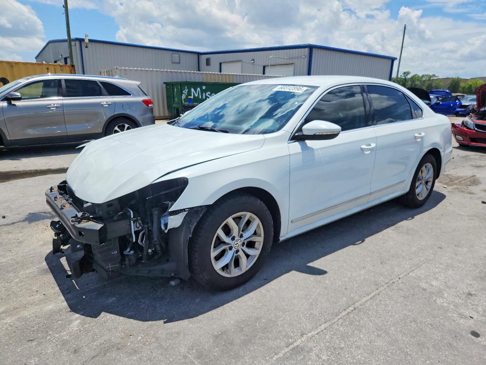 Продажа на аукционе авто 2017 Volkswagen Passat, vin: 1VWAT7A33HC002703, номер лота: 60312896