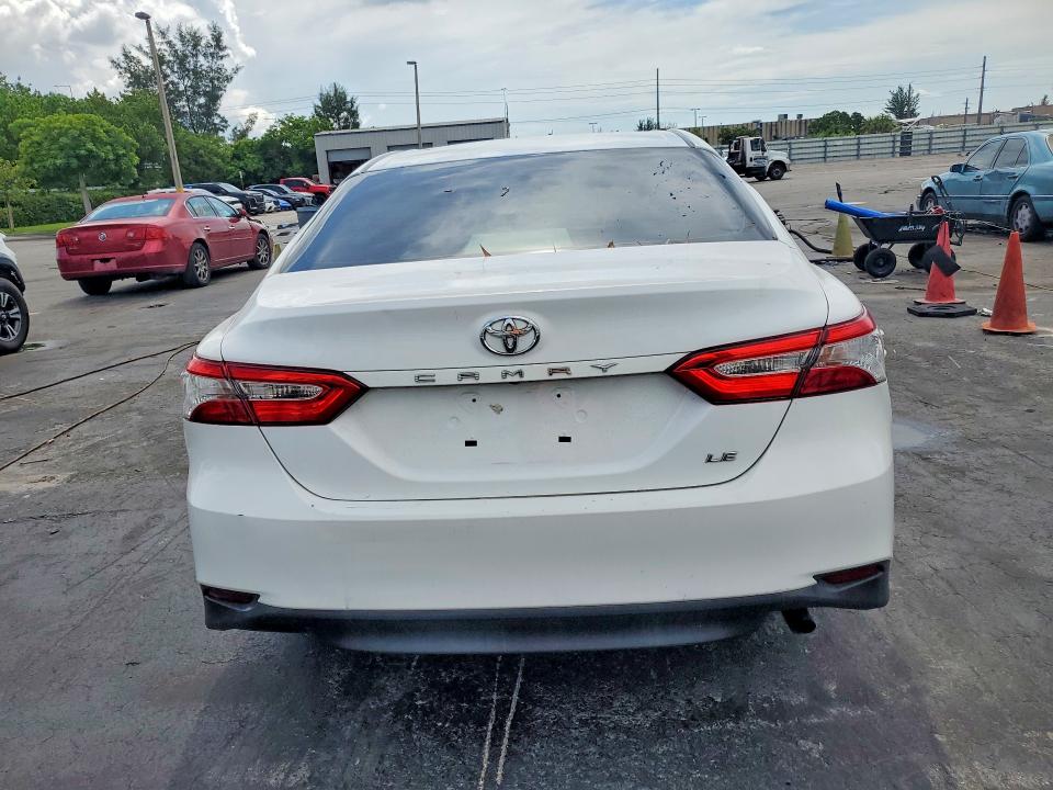 Продаж на аукціоні авто 2018 Toyota Camry, vin: 4T1B11HK9JU036261, номер лоту: 59149726