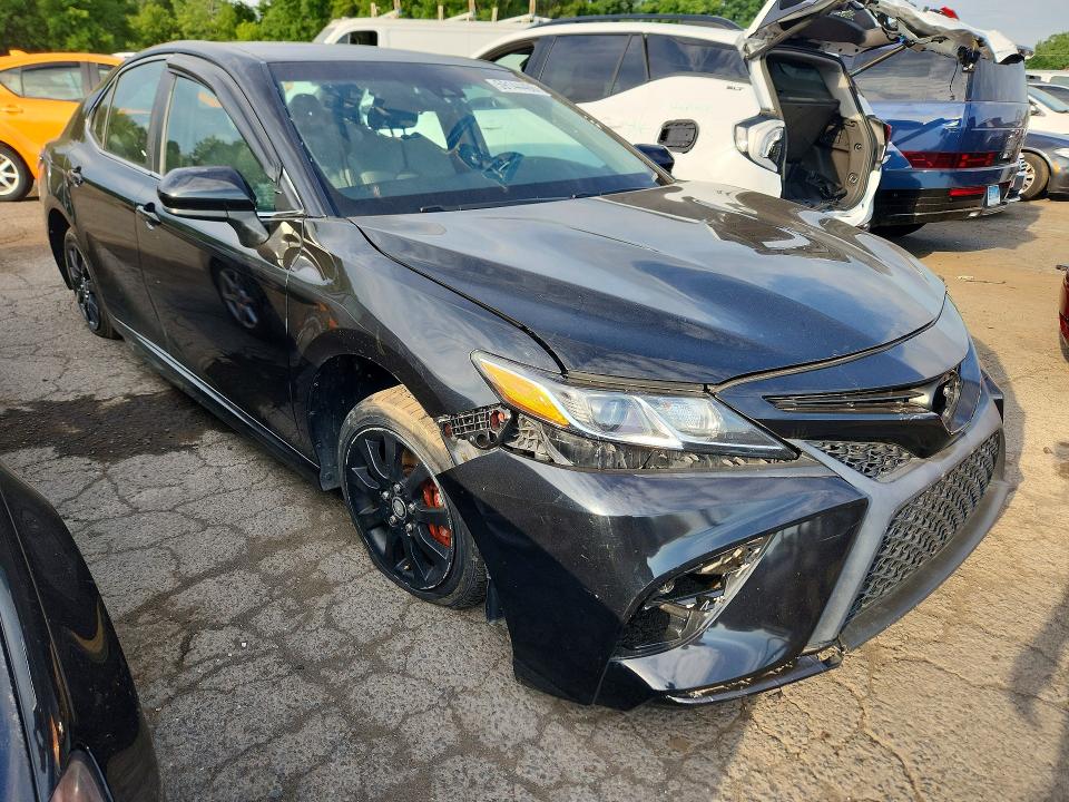 Продаж на аукціоні авто 2018 Toyota Camry, vin: 4T1B11HK5JU556795, номер лоту: 59144466